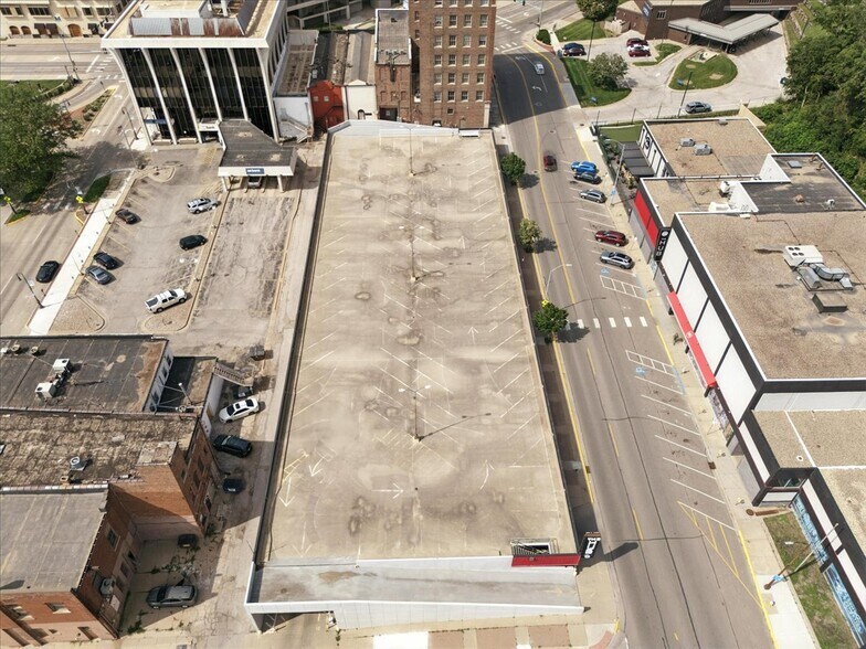 More Photos Of 7 S 4th St, Council Bluffs Health Club For Sale