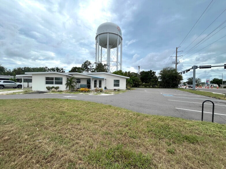 More Photos Of 5861 Cortez Rd, Bradenton Office For Lease
