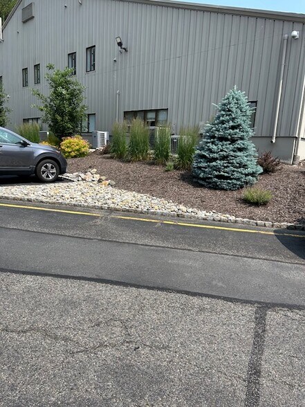 More Photos Of 170 Kinnelon Rd, Kinnelon Office Residential For Sale