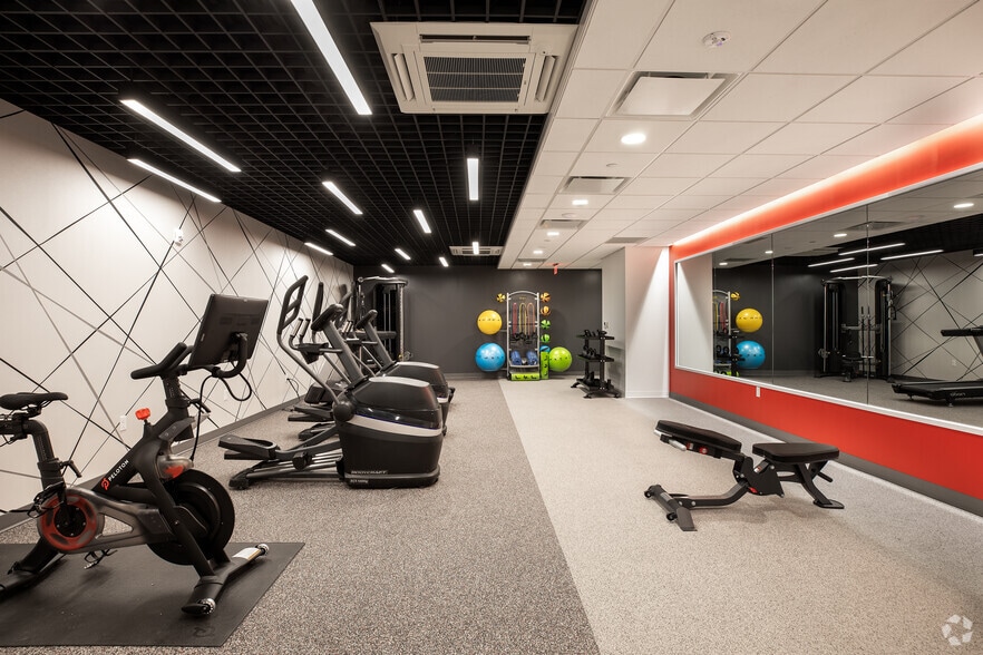 More Photos Of 30 Independence Blvd, Warren Office For Lease