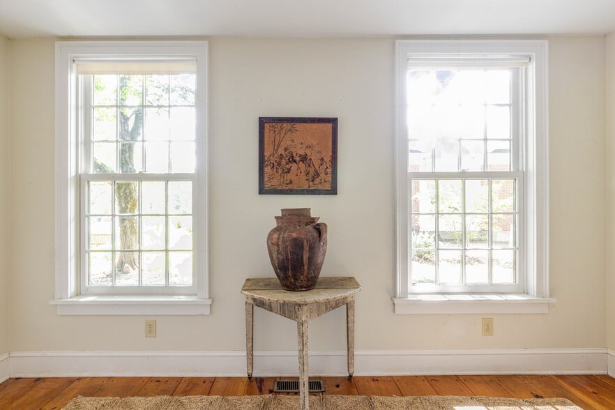 More Photos Of 16 Hudson St, Kinderhook Storefront Retail Residential For Lease