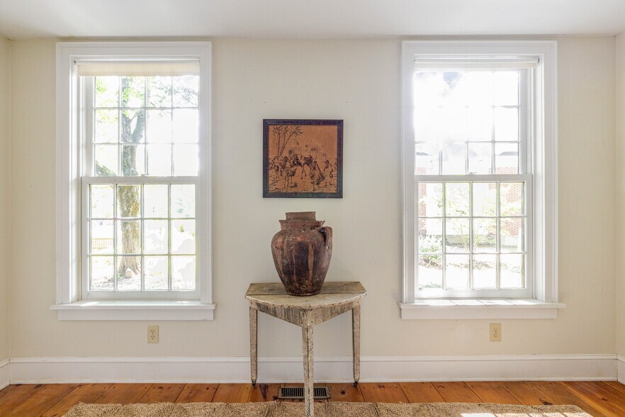 More Photos Of 16 Hudson St, Kinderhook Storefront Retail Residential For Lease