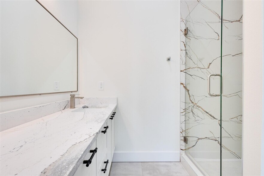 More Photos Of 4206 Cabell Dr, Dallas Apartments For Sale