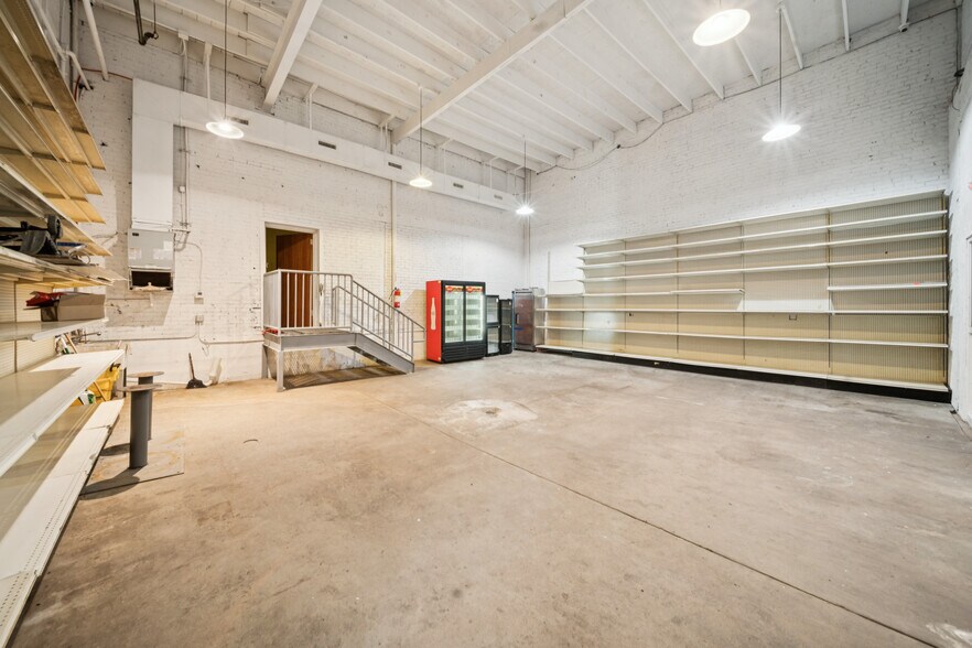 More Photos Of 10-28 N Guthrie Ave, Tulsa Manufacturing For Sale