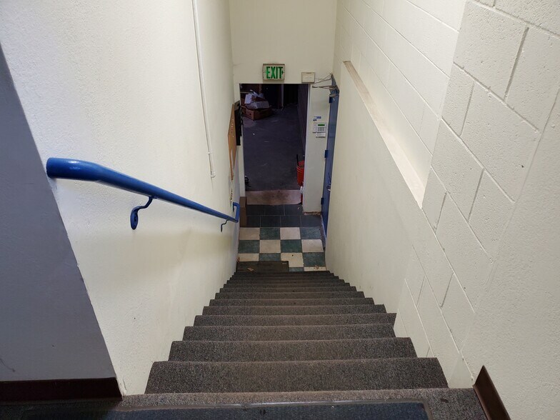 More Photos Of 2715 Ingalls St, San Francisco Warehouse For Lease