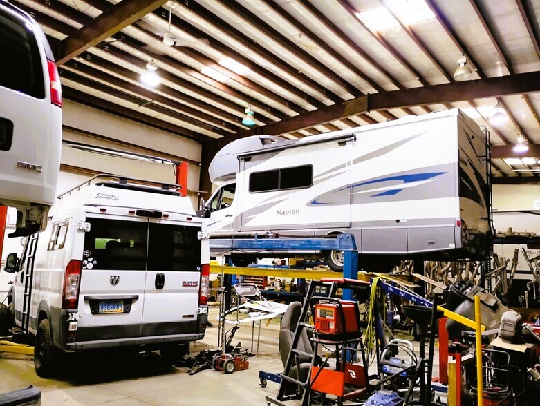 More Photos Of 1417 Industrial Way, Gardnerville Auto Repair For Sale