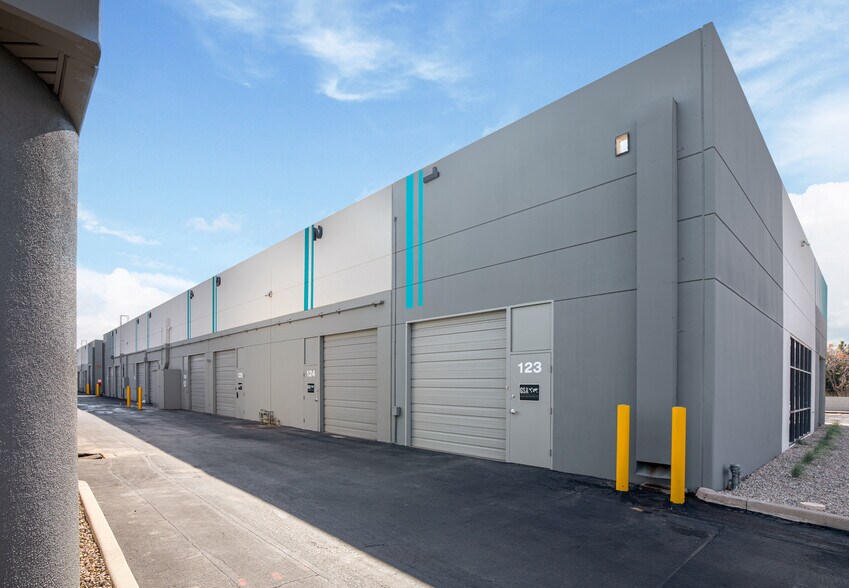 More Photos Of 1605 W University Dr, Tempe Unknown For Lease