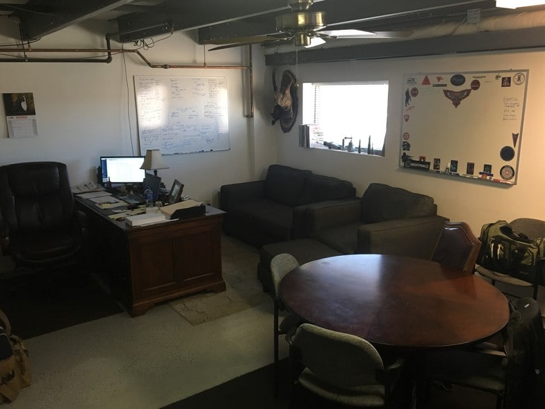 More Photos Of 1822 Skyway Dr, Longmont Light Manufacturing For Lease