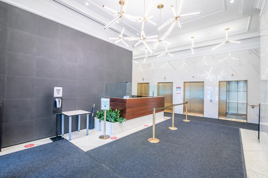 More Photos Of 200 Park Ave S, New York Office For Lease