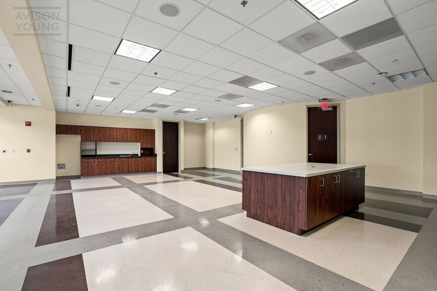 More Photos Of 800 Concourse Pky S, Maitland Office For Lease