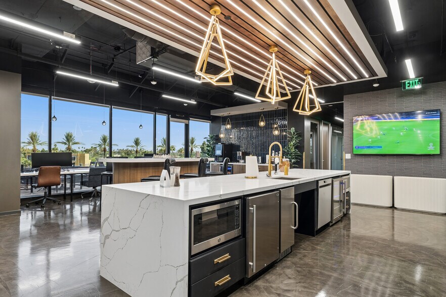 More Photos Of 4800 N Scottsdale Rd, Scottsdale Coworking Space