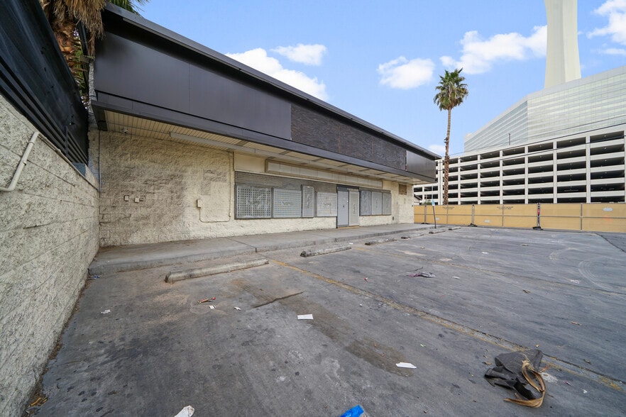More Photos Of 200 W Boston Ave, Las Vegas Convenience Store For Sale