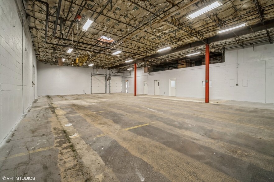 More Photos Of 2068-2068 S Foster Ave, Wheeling Manufacturing For Lease