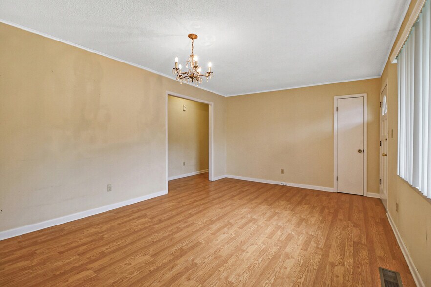 More Photos Of 148 Porter Ln, Spring City Specialty For Sale