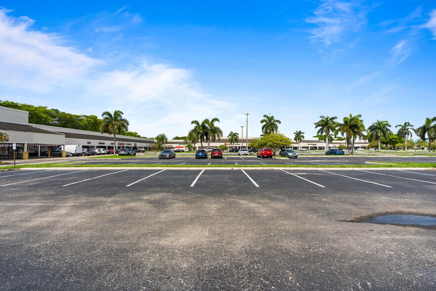 More Photos Of 941 Kimberly Blvd, North Lauderdale Unknown For Lease