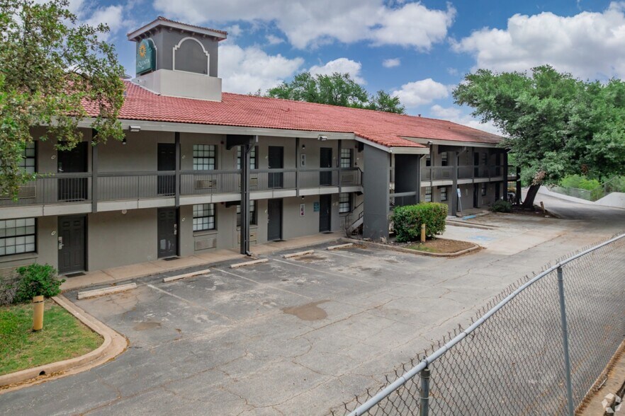 More Photos Of 6511 W Military Dr, San Antonio Hotel For Sale