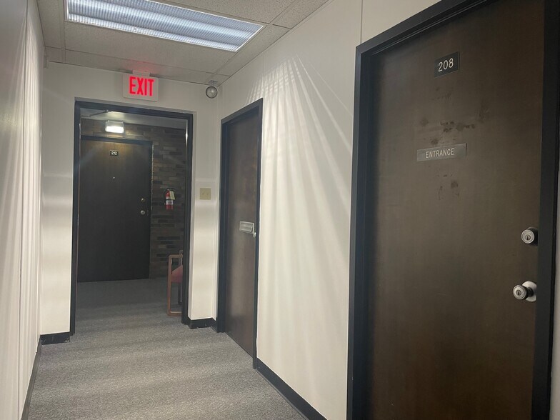 More Photos Of 346 Freeport Rd, New Kensington Medical For Lease