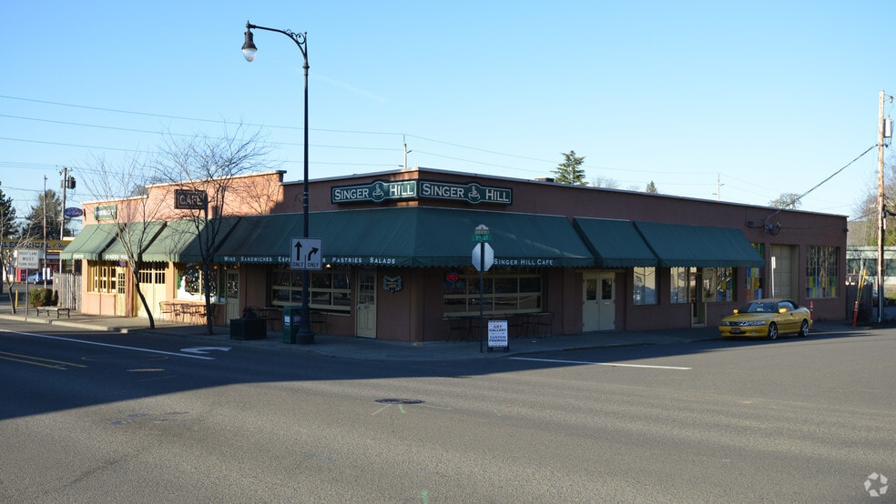 More Photos Of 623 7th St, Oregon City Restaurant For Sale