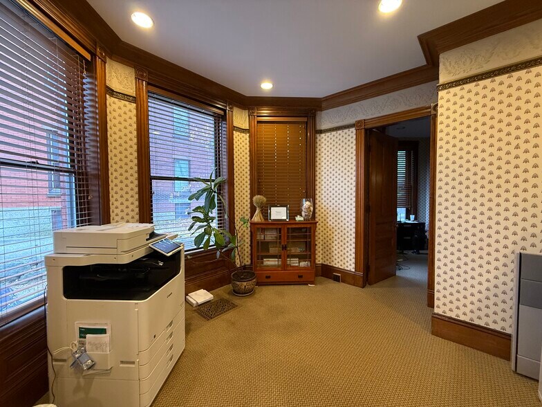 More Photos Of 25 Harvard St, Worcester Office For Lease