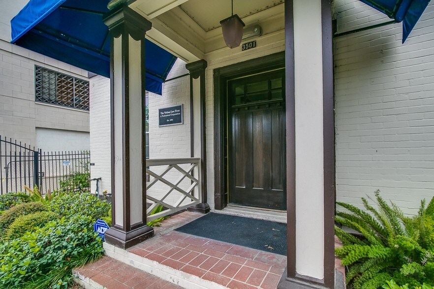 More Photos Of 3501 Allen Pky, Houston Office For Lease