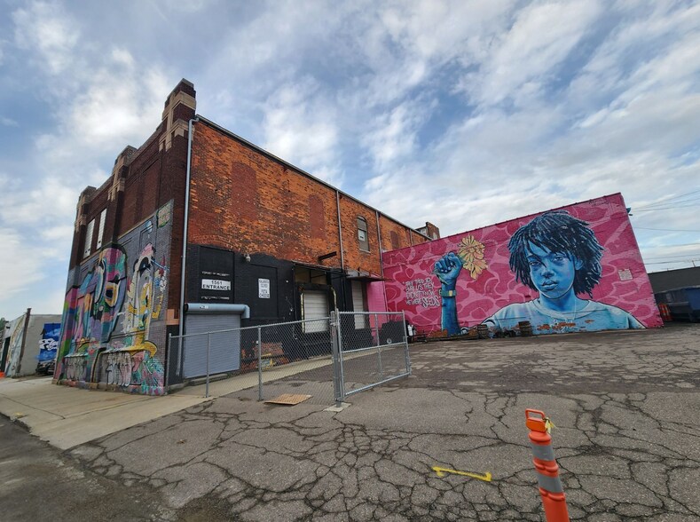 More Photos Of 1561 Adelaide St, Detroit Warehouse For Sale