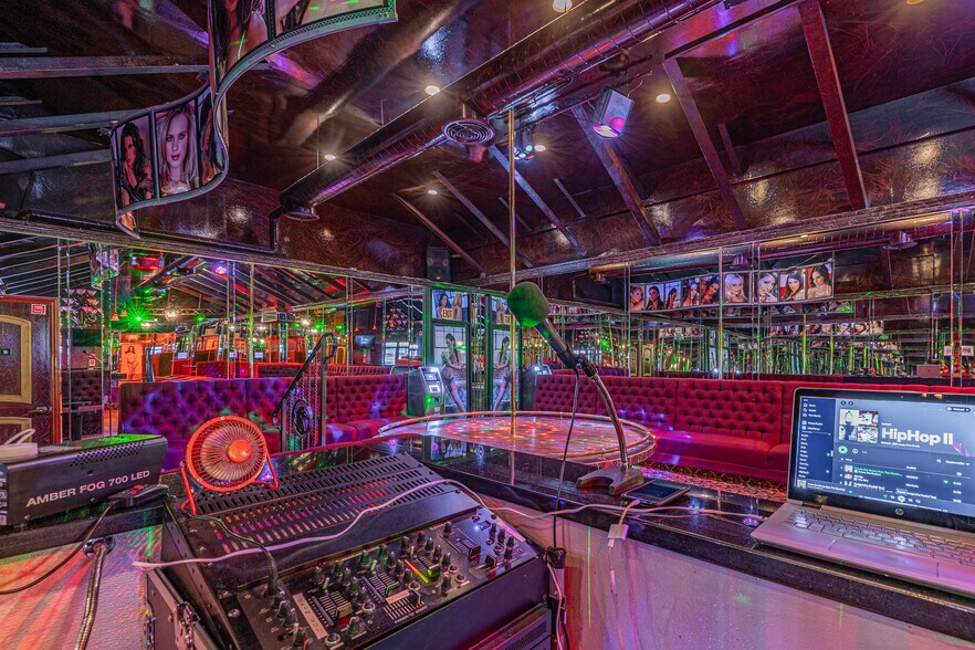 More Photos Of 21516 Sherman Way, Canoga Park Bar For Sale