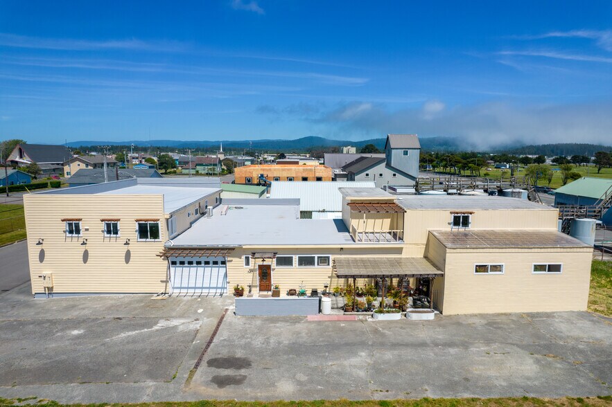 More Photos Of 347 2nd St, Crescent City Industrial For Sale