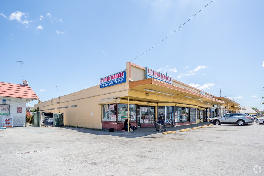 More Photos Of 13621-13641 NW 7th Ave, Miami Storefront For Lease