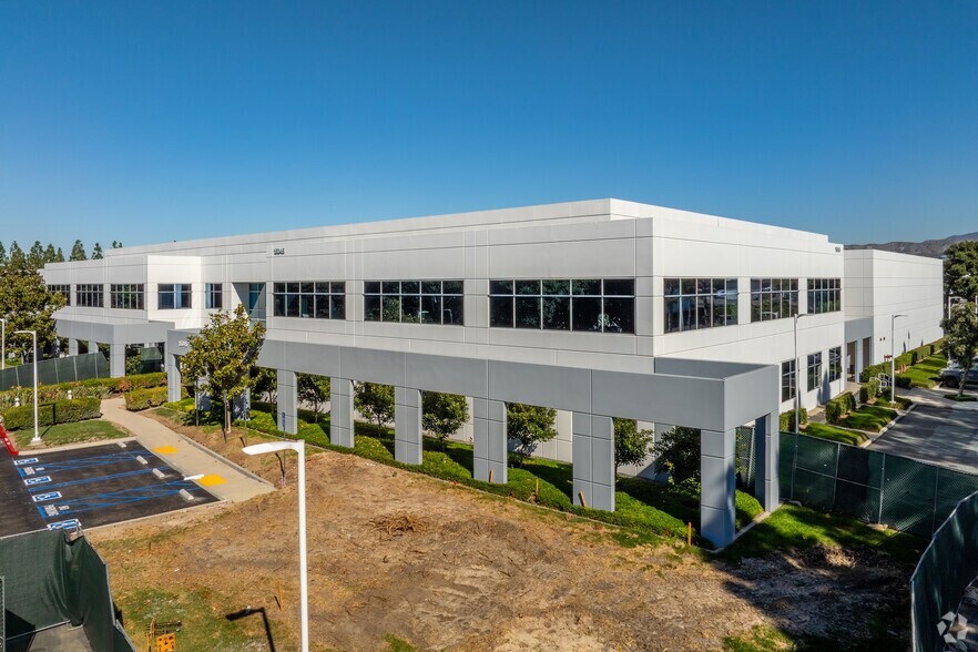 Primary Photo Of 15345 Barranca Pky, Irvine Research And Development For Lease