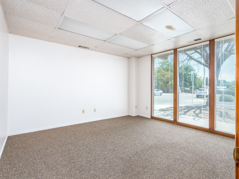 More Photos Of 3200 S Fairway St, Visalia Office For Lease