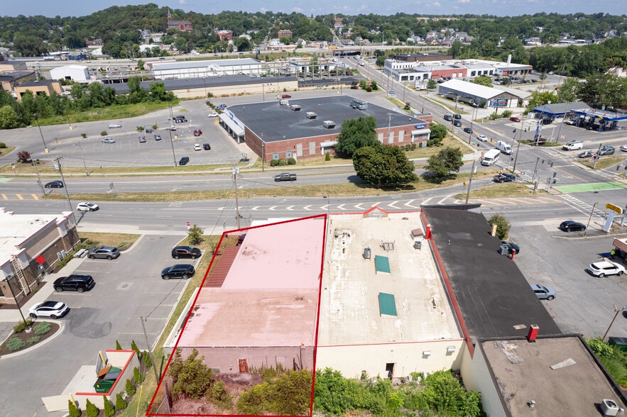 More Photos Of 1628 Erie Blvd E, Syracuse Flex For Sale