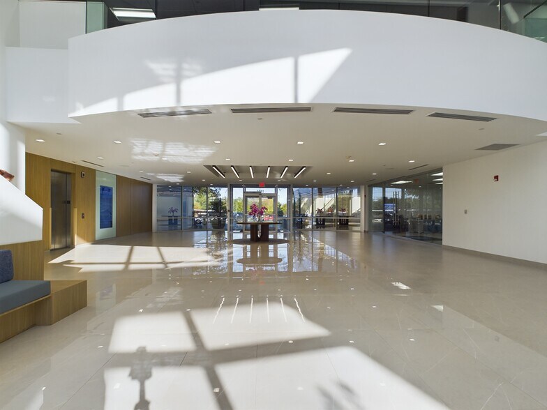 More Photos Of 1701 E Lamar Blvd, Arlington Office For Lease