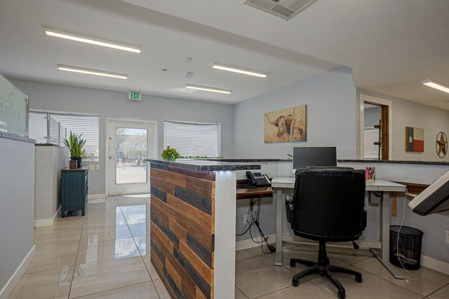 More Photos Of 3500 Confederate Rd, El Paso Warehouse For Lease