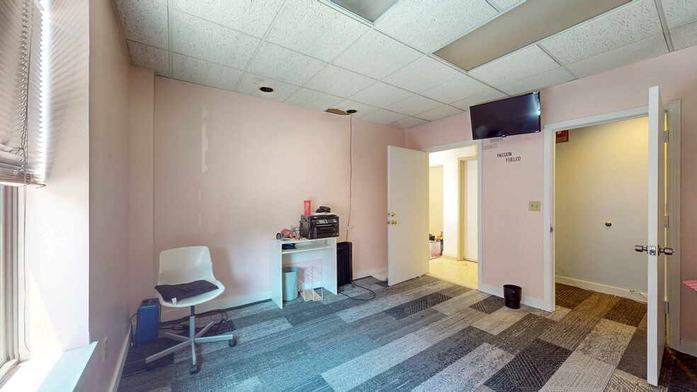 More Photos Of 68 Center St, Waterbury Storefront Retail Residential For Sale