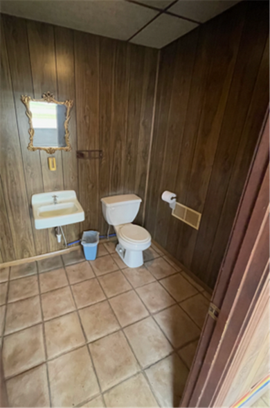 More Photos Of 302 Old 36, Clarence General Retail For Sale