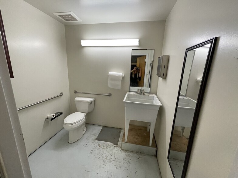 More Photos Of 310 Ohukai Rd, Kihei Office For Sale