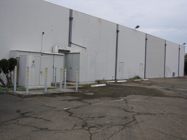 More Photos Of 828 Airport Blvd, Burlingame Research And Development For Lease