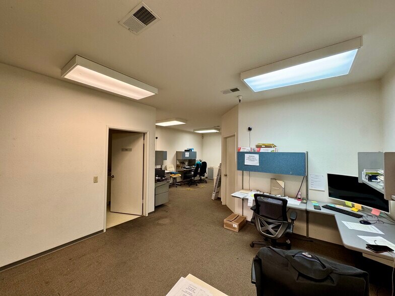 More Photos Of 1100 Industrial Rd, San Carlos Research And Development For Sale