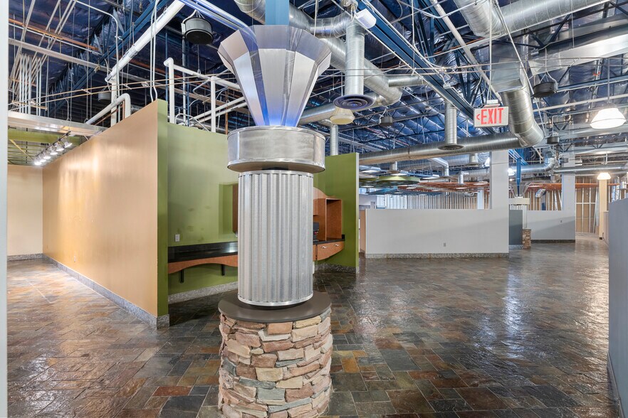 More Photos Of 900 S Pavilion Center Dr, Las Vegas Office For Sale