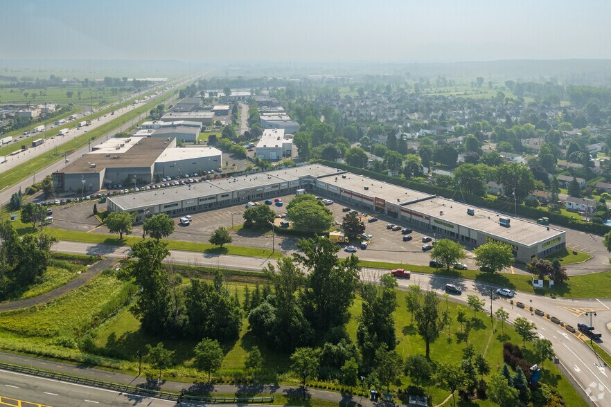 More Photos Of 1999 Rue Nobel, Sainte-julie General Retail For Lease