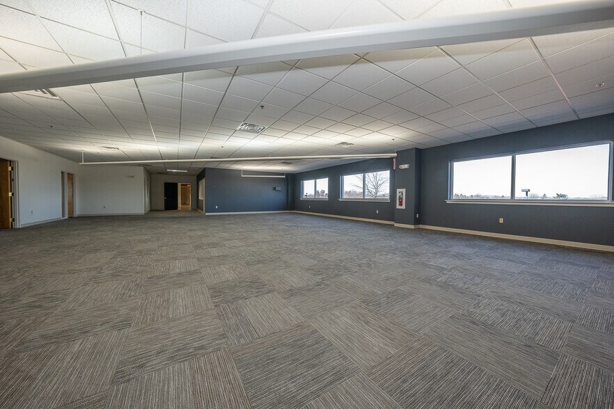 More Photos Of 9 Iron Bridge Dr, Collegeville Industrial For Sale