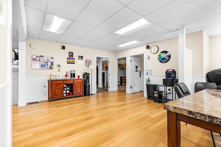 More Photos Of 1800 State St, Salem Medical For Sale