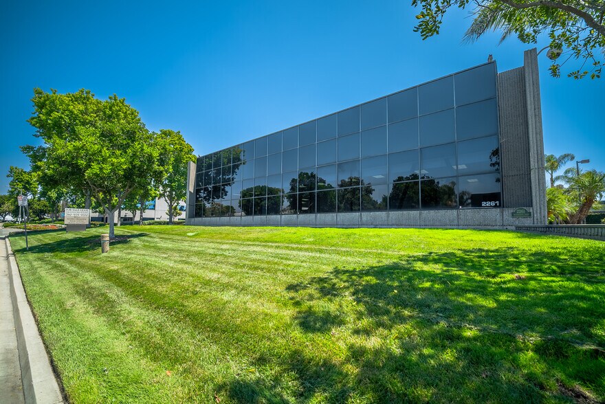 More Photos Of 2261 Rutherford Rd, Carlsbad Research And Development For Lease