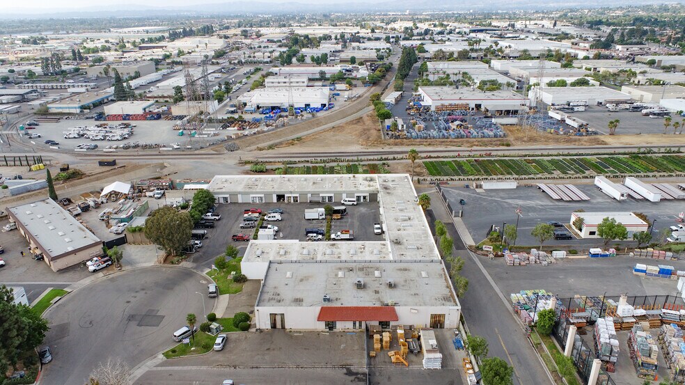 More Photos Of 1425 N Manzanita St, Orange Manufacturing For Sale