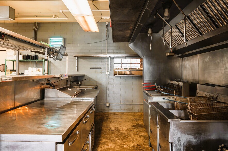 More Photos Of 151 River St, Elk Rapids General Retail For Sale