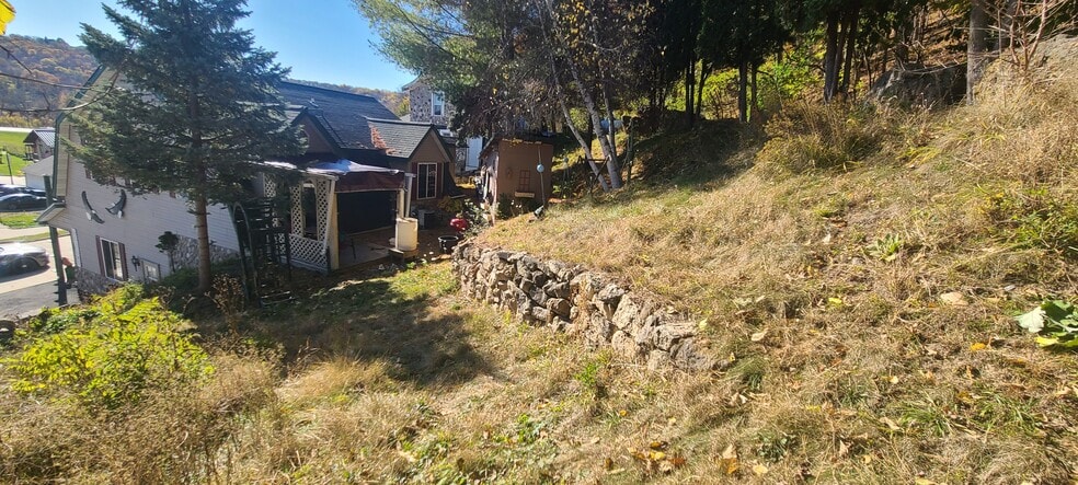 More Photos Of 208 North St, Marquette Specialty For Sale