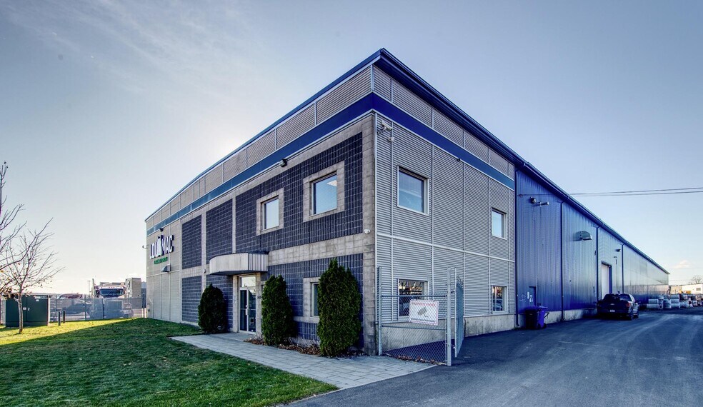 More Photos Of 140 Rue Des Entreprises, Sainte-anne-des-plaines Service For Lease