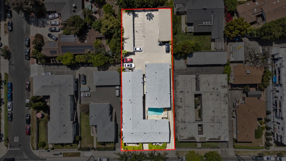More Photos Of 13520 Victory Blvd, Van Nuys Apartments For Sale