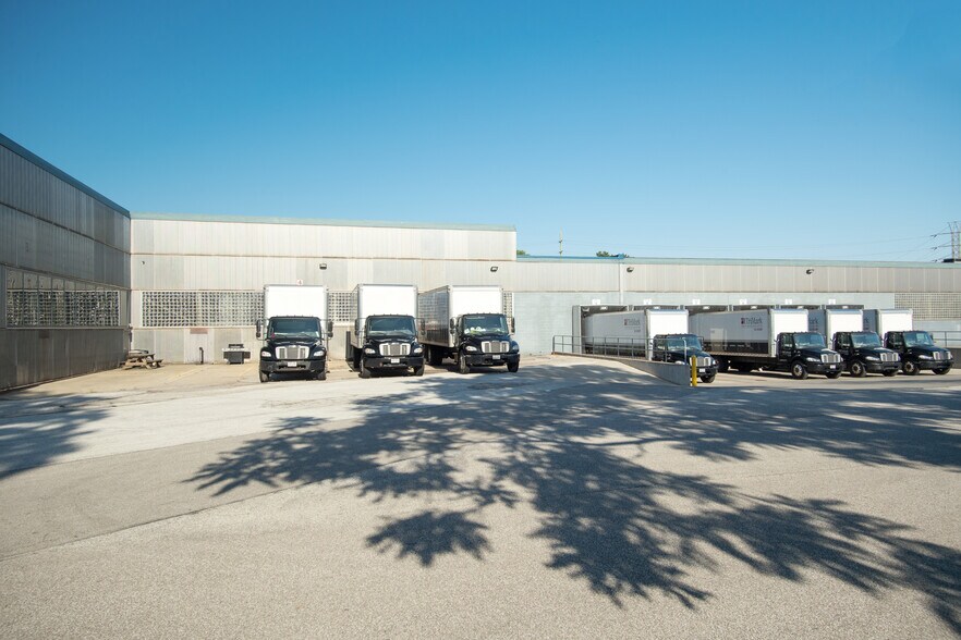 More Photos Of 6551 Grant Ave, Cuyahoga Heights Warehouse For Lease