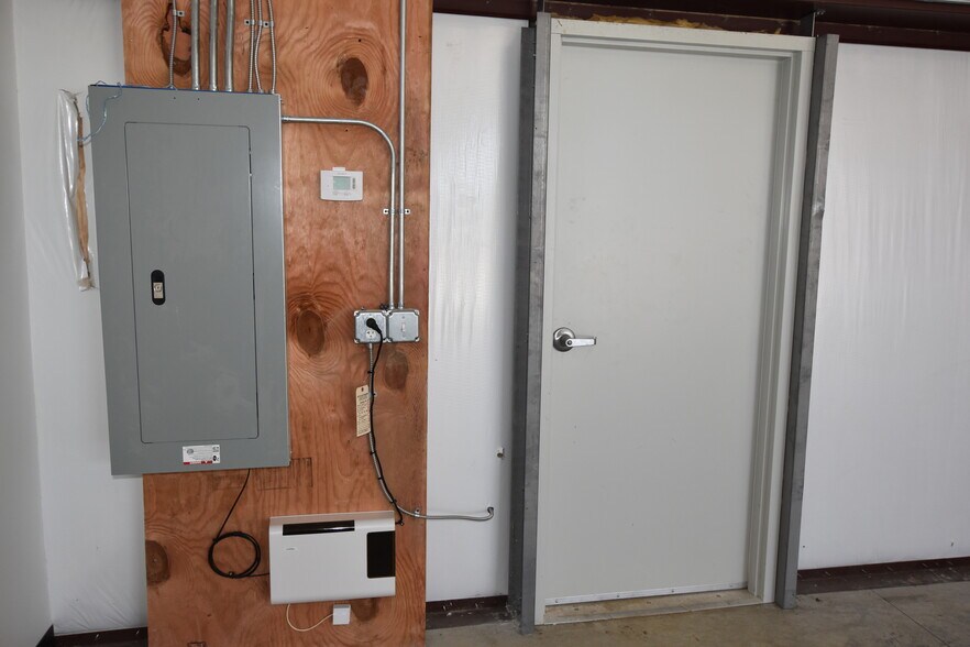 More Photos Of 1409 E 51st St, Chattanooga Warehouse For Lease